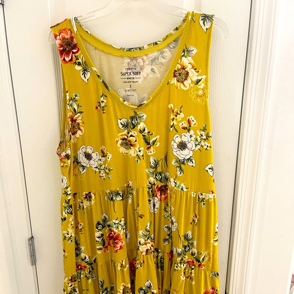 Torrid yellow floral high-low tank